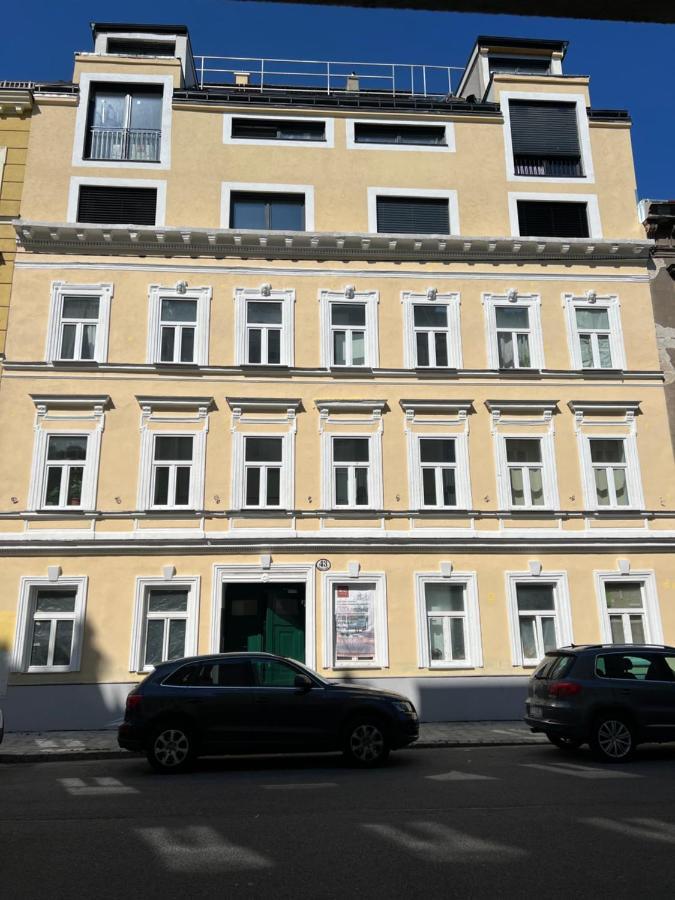 Stilvolle Wohnung Mit Ruhig Gelegenem Balkon Vienna Exterior photo
